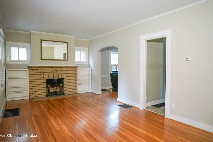 208 Oxford Pl, Louisville, KY 40207 - #3