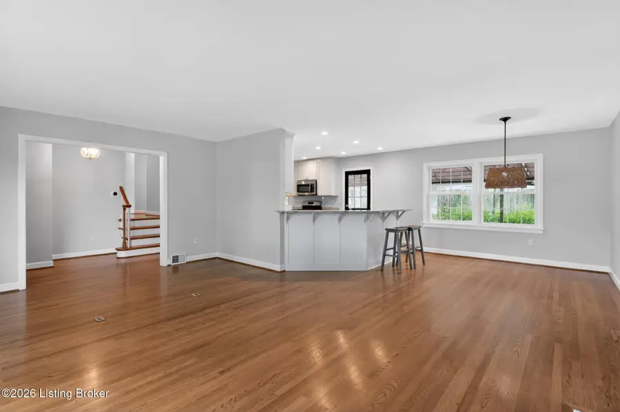 422 Kaelin Dr, Louisville, KY 40207 - #3