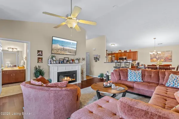9402 Clubview Dr #203, Louisville, KY 40291
