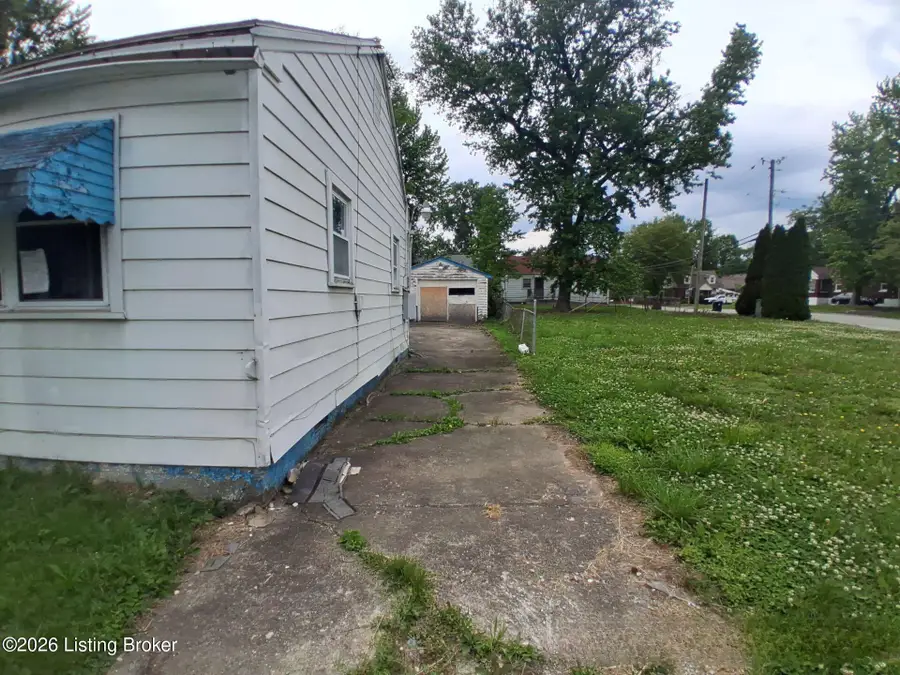 902 Loretto Ave, Louisville, KY 40211 - #2