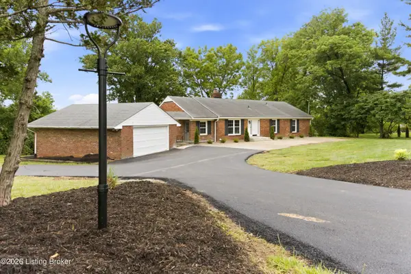 824 N Pope Lick Rd, Louisville, KY 40243