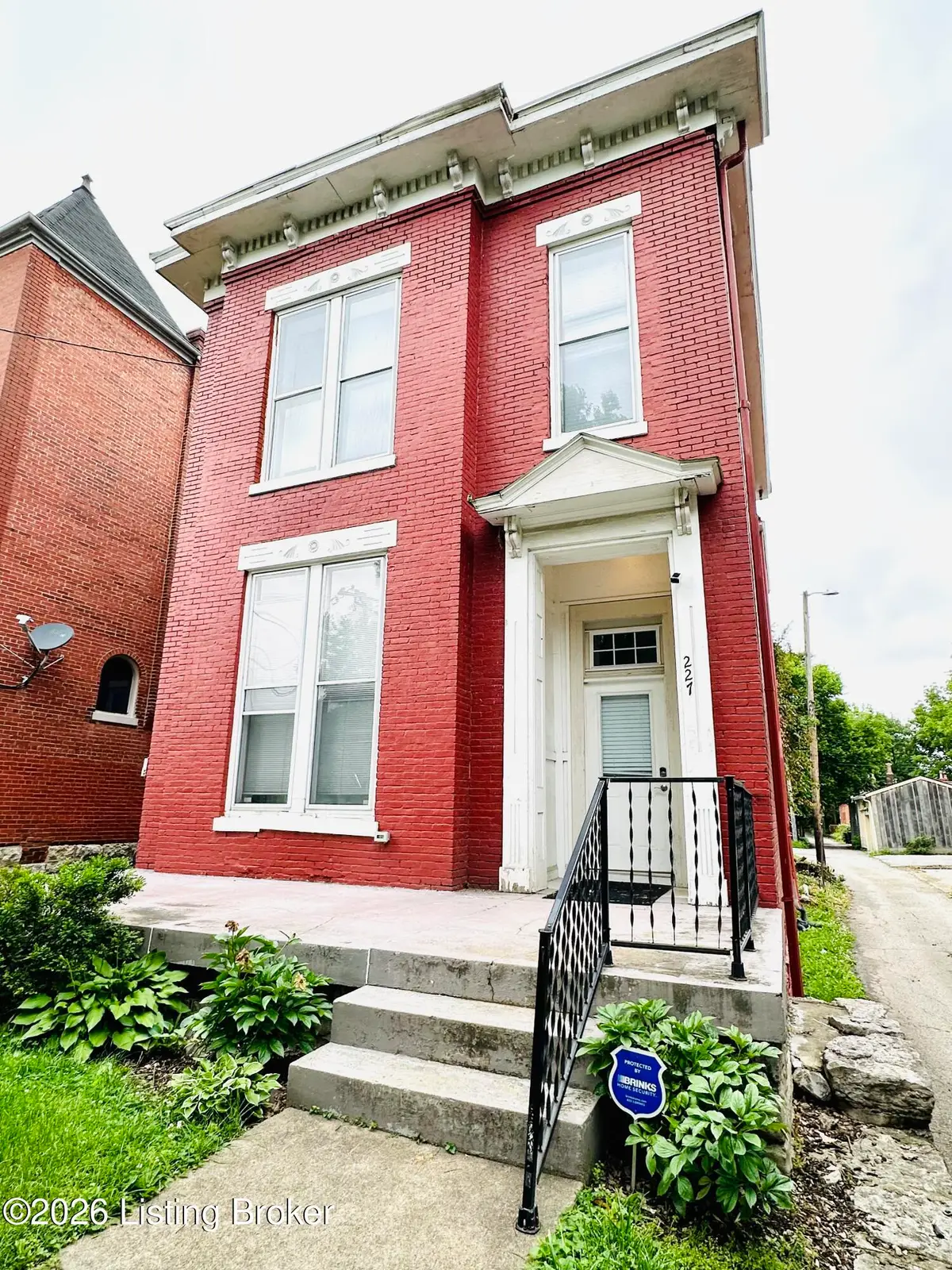 227 E Oak St, Louisville, KY 40203 - #1