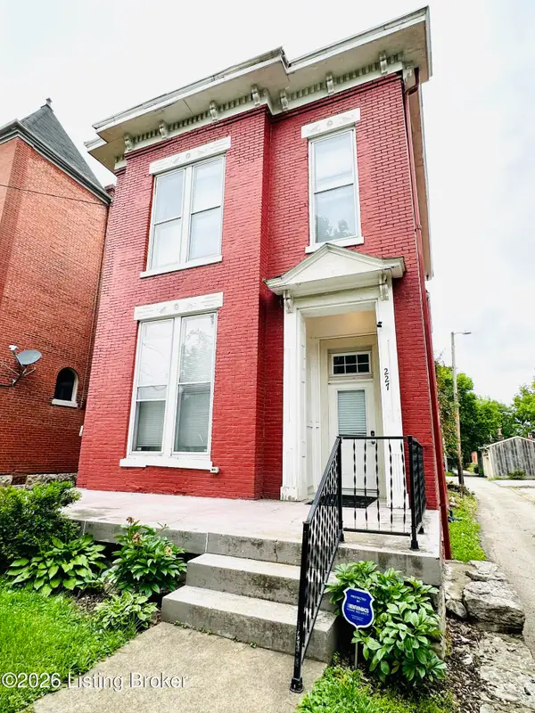 227 E Oak St, Louisville, KY 40203