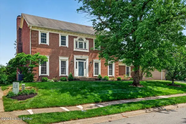 611 Lake Forest Pkwy, Louisville, KY 40245