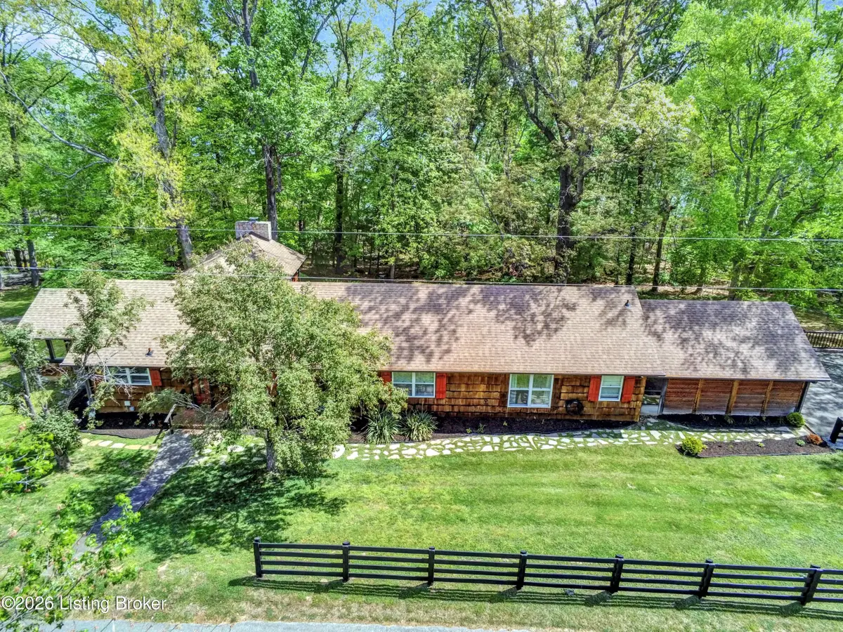 131 Lakeside Dr, Scottsville, KY 42164 - #1
