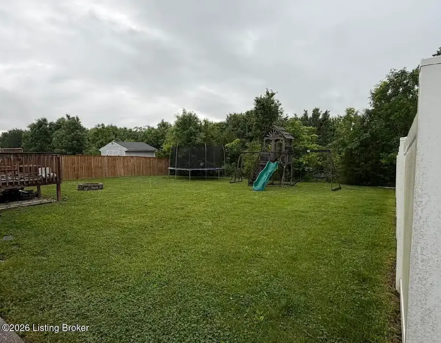 550 Tecumseh Dr, Shepherdsville, KY 40165 - #3