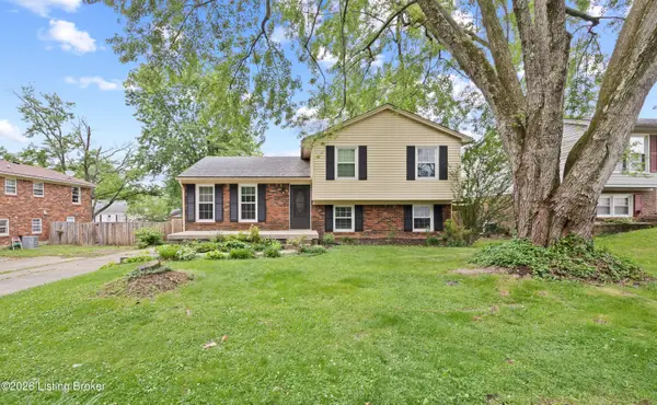 8215 Chickering Way, Louisville, KY 40228