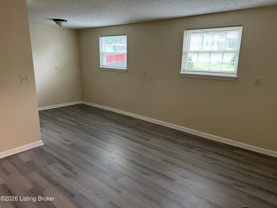 3109 Springfield Dr, Louisville, KY 40214 - #2