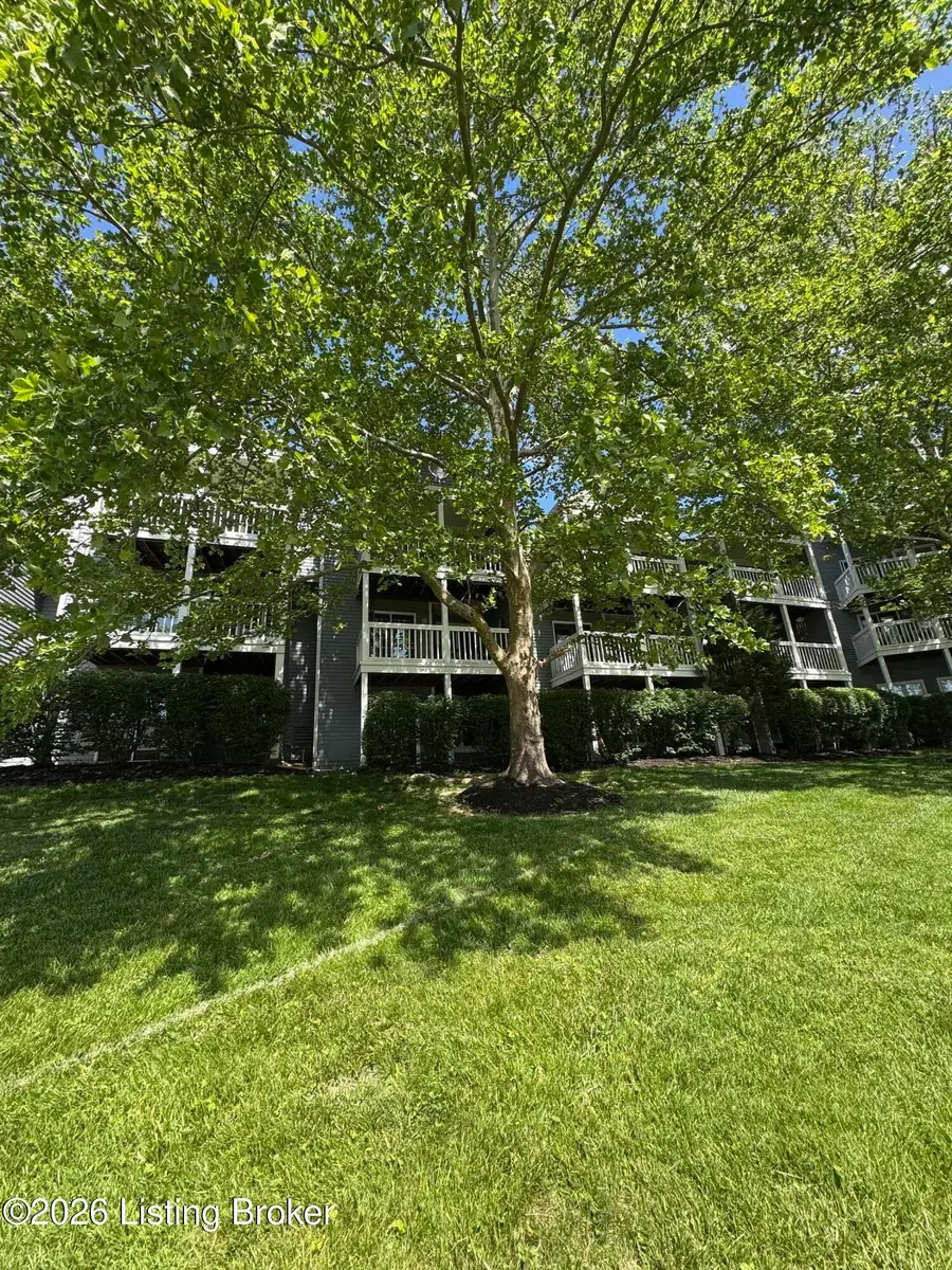 4003 Harrods Landing Dr, Prospect, KY 40059 - #2