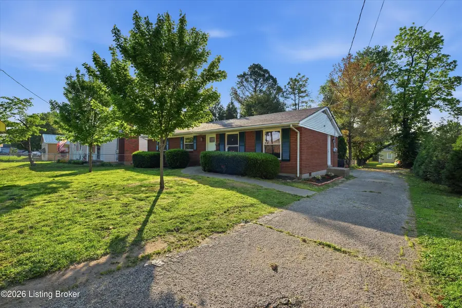 1520 E 8th St, Jeffersonville, IN 47130 - #3