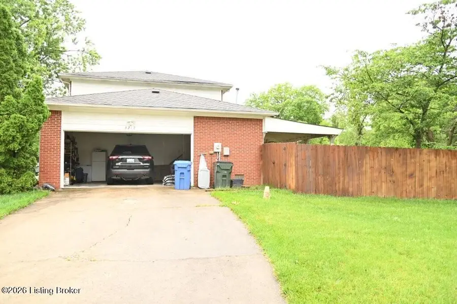 3217 Yellowstone Pkwy, Lexington, KY 40517 - #3