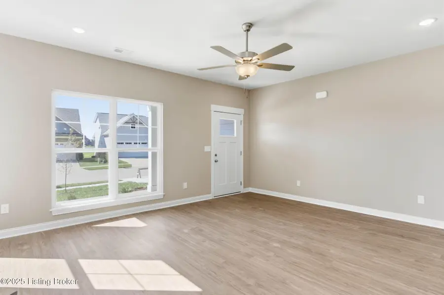 1146 Greens Dr, Simpsonville, KY 40067 - #3