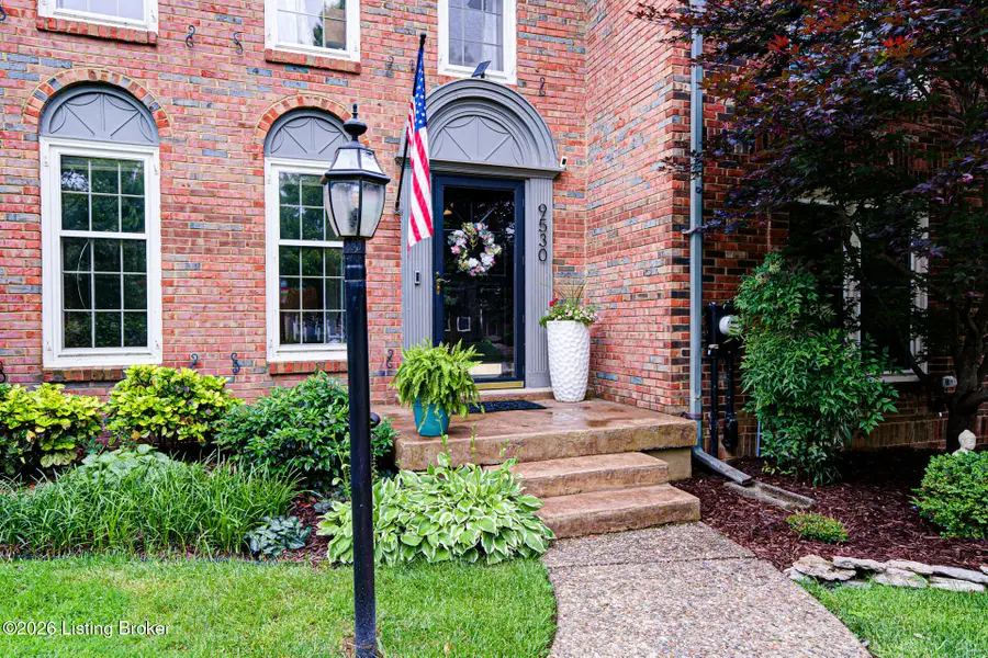 9530 Wessex Pl, Louisville, KY 40222 - #2