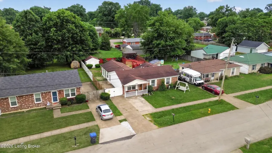 6197 Jeffrey Dr, Louisville, KY 40258 - #2