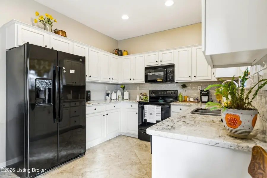 16405 Snaffel Bit Ct, Louisville, KY 40245 - #2