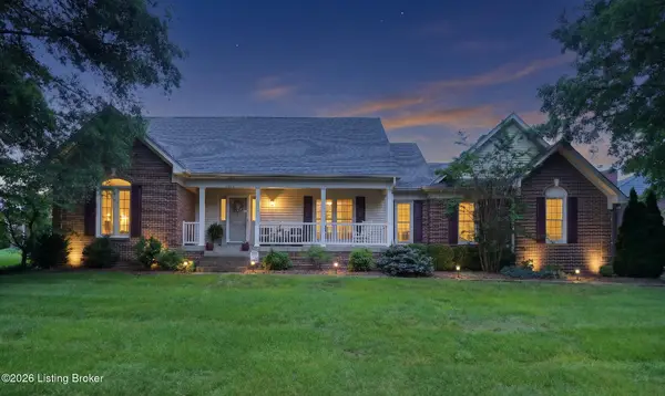 8301 Red Stone Hill Rd, Louisville, KY 40214