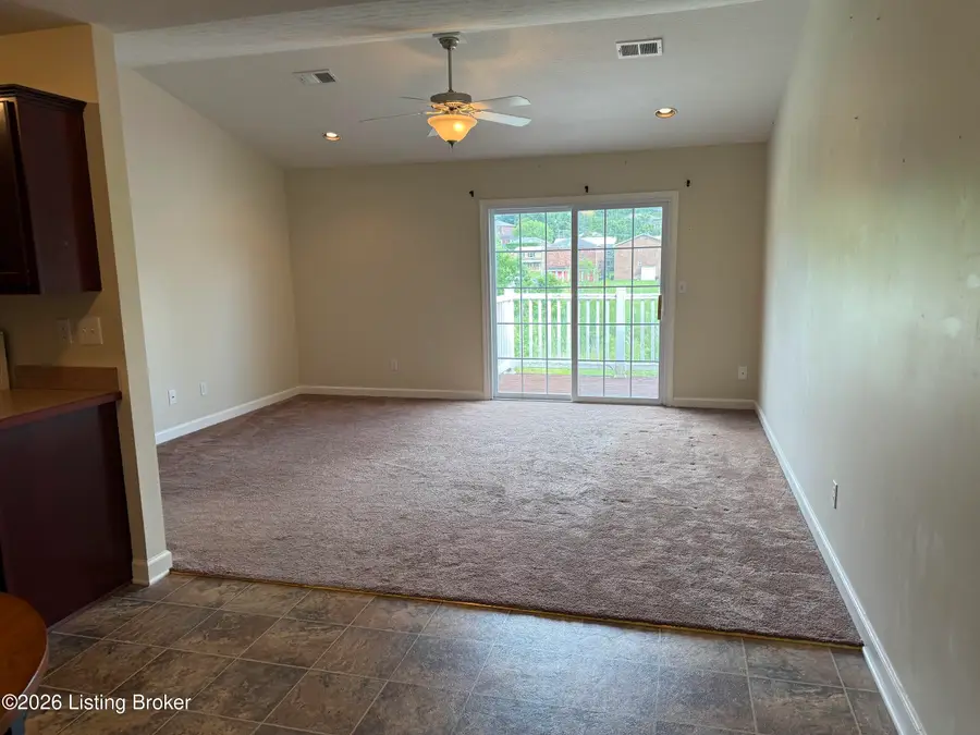 7801 Alfred Schlatter Dr #6, Louisville, KY 40214 - #2