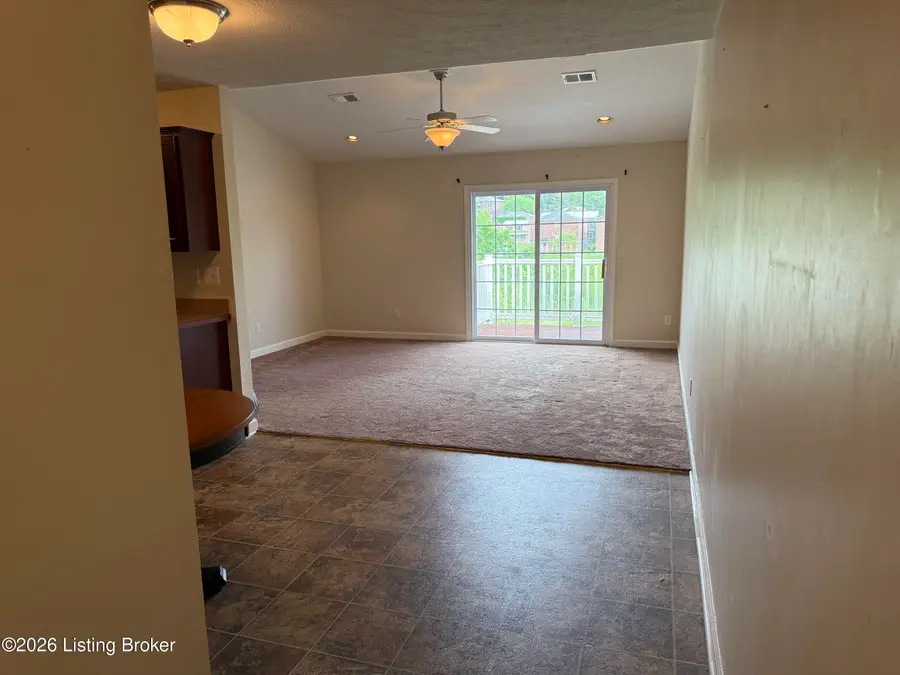 7801 Alfred Schlatter Dr #6, Louisville, KY 40214 - #3