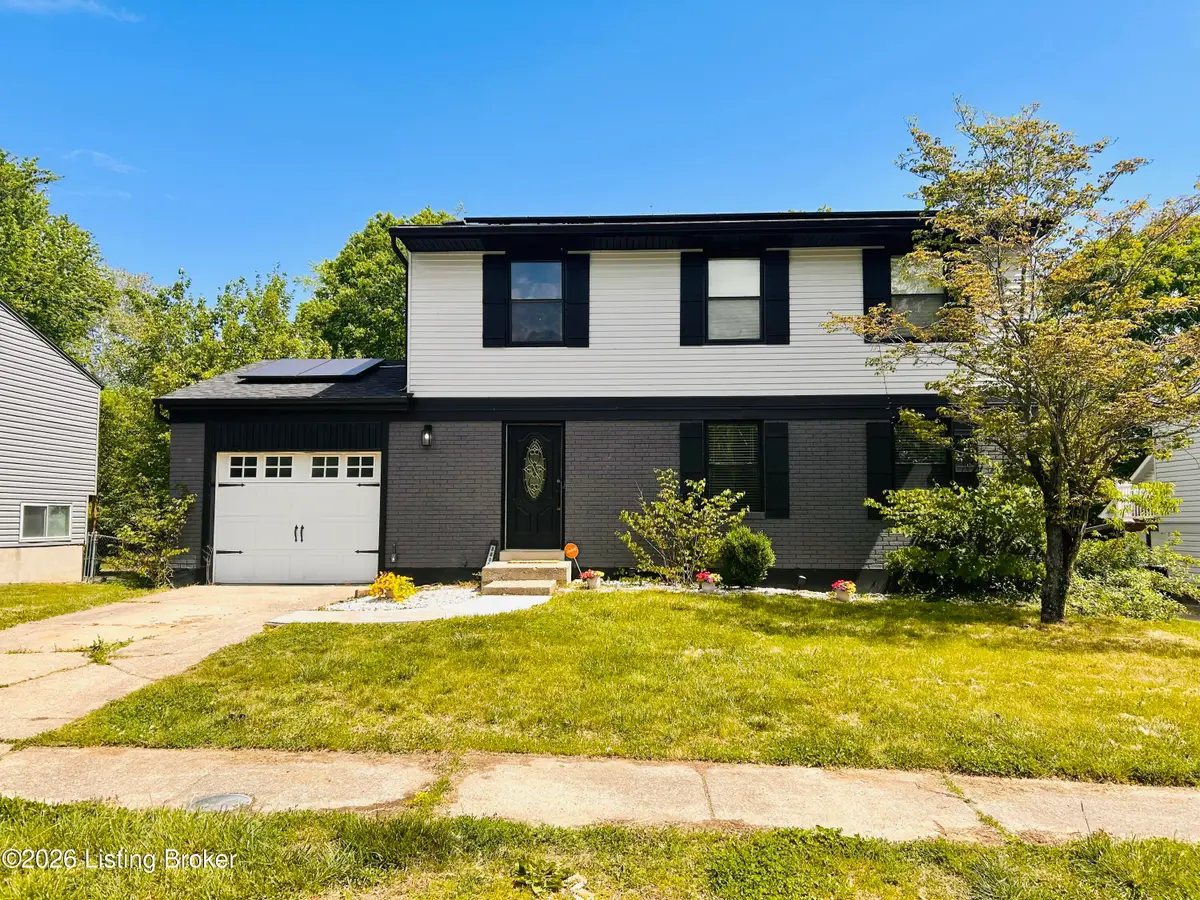 8809 Old Ironsides Dr, Louisville, KY 40228 - #1