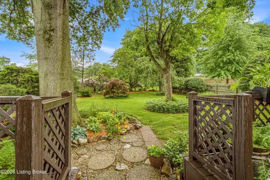 9008 Shevie Dr, Louisville, KY 40272 - #2