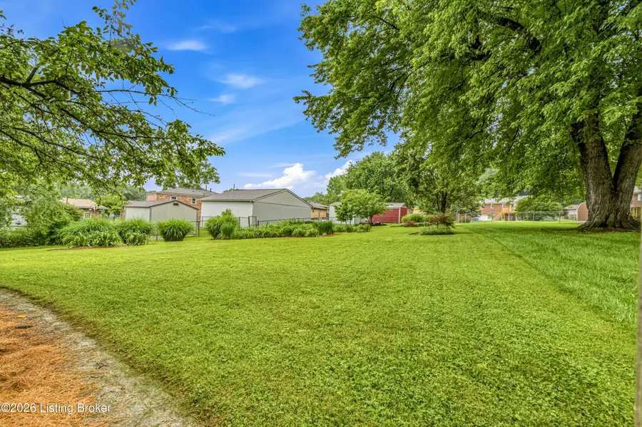 9008 Shevie Dr, Louisville, KY 40272 - #3