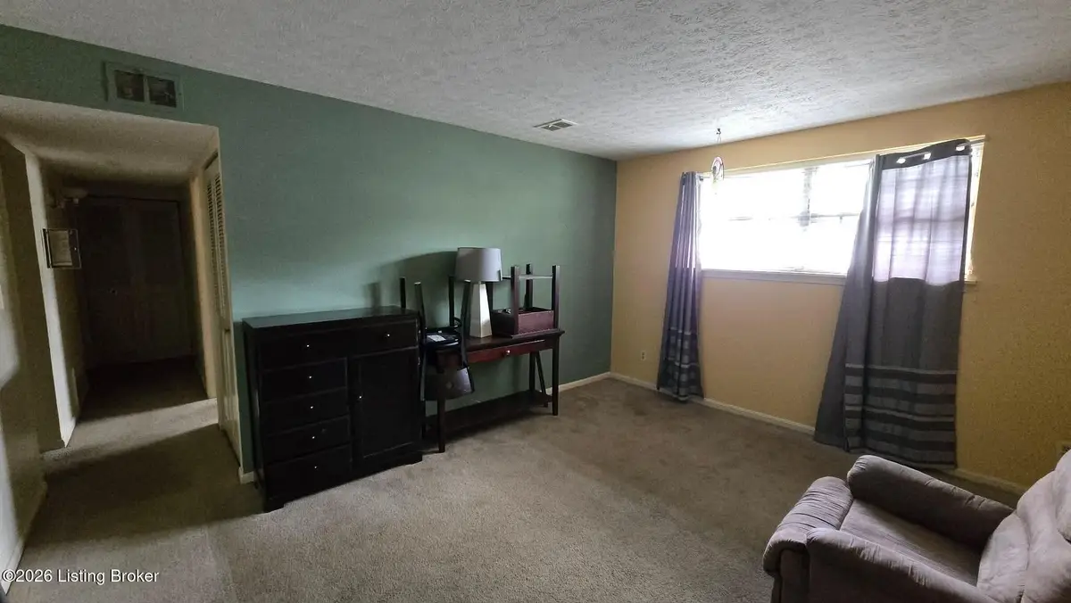 306 Chanel Ct #APT 4, Louisville, KY 40218 - #1
