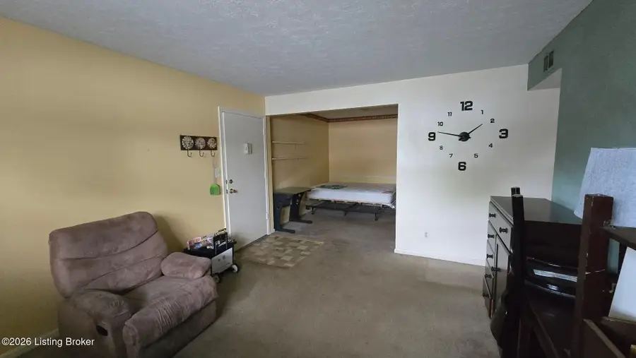 306 Chanel Ct #APT 4, Louisville, KY 40218 - #2