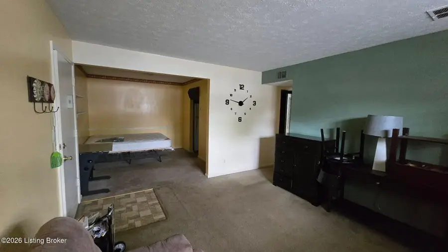 306 Chanel Ct #APT 4, Louisville, KY 40218 - #3