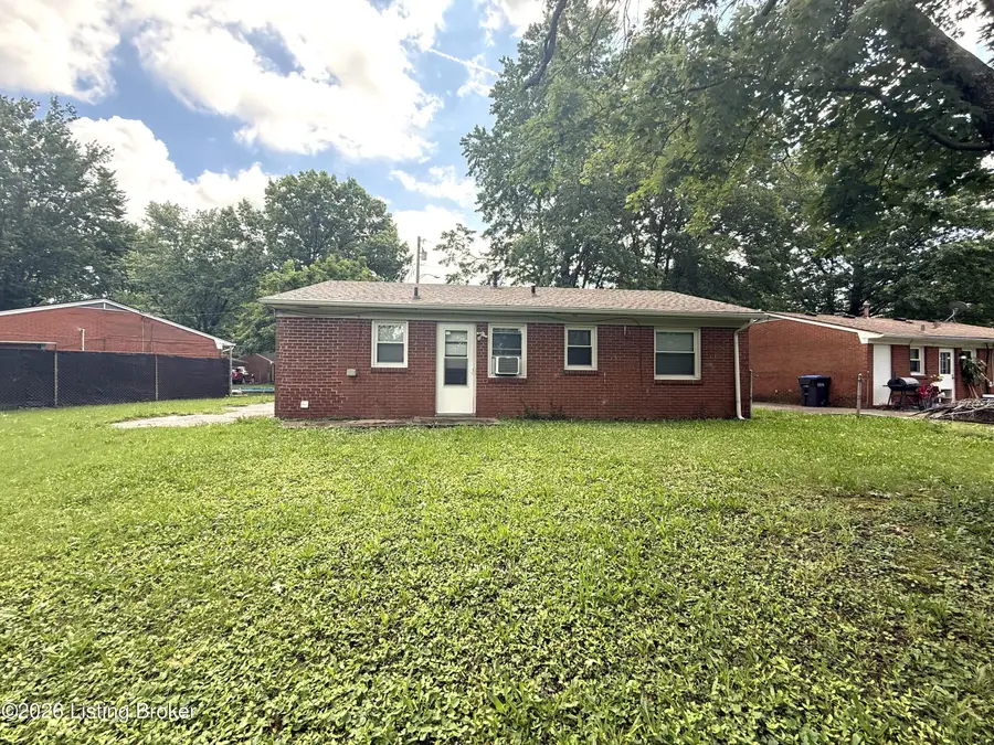 5402 Lagoona Dr, Louisville, KY 40219 - #2