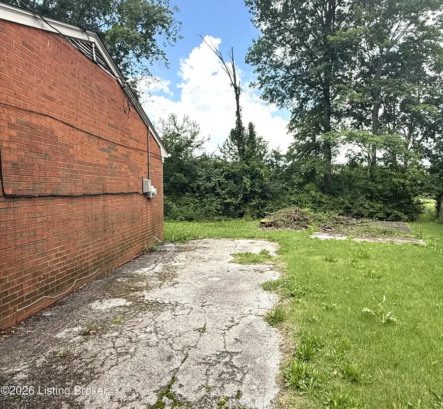 5402 Lagoona Dr, Louisville, KY 40219 - #3