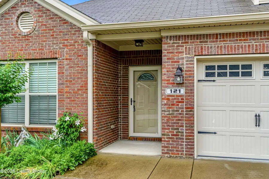 121 Twin Brook Ct, Shelbyville, KY 40065 - #2