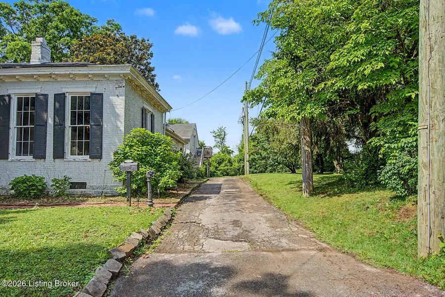 3606 College Dr, Jeffersontown, KY 40299 - #2