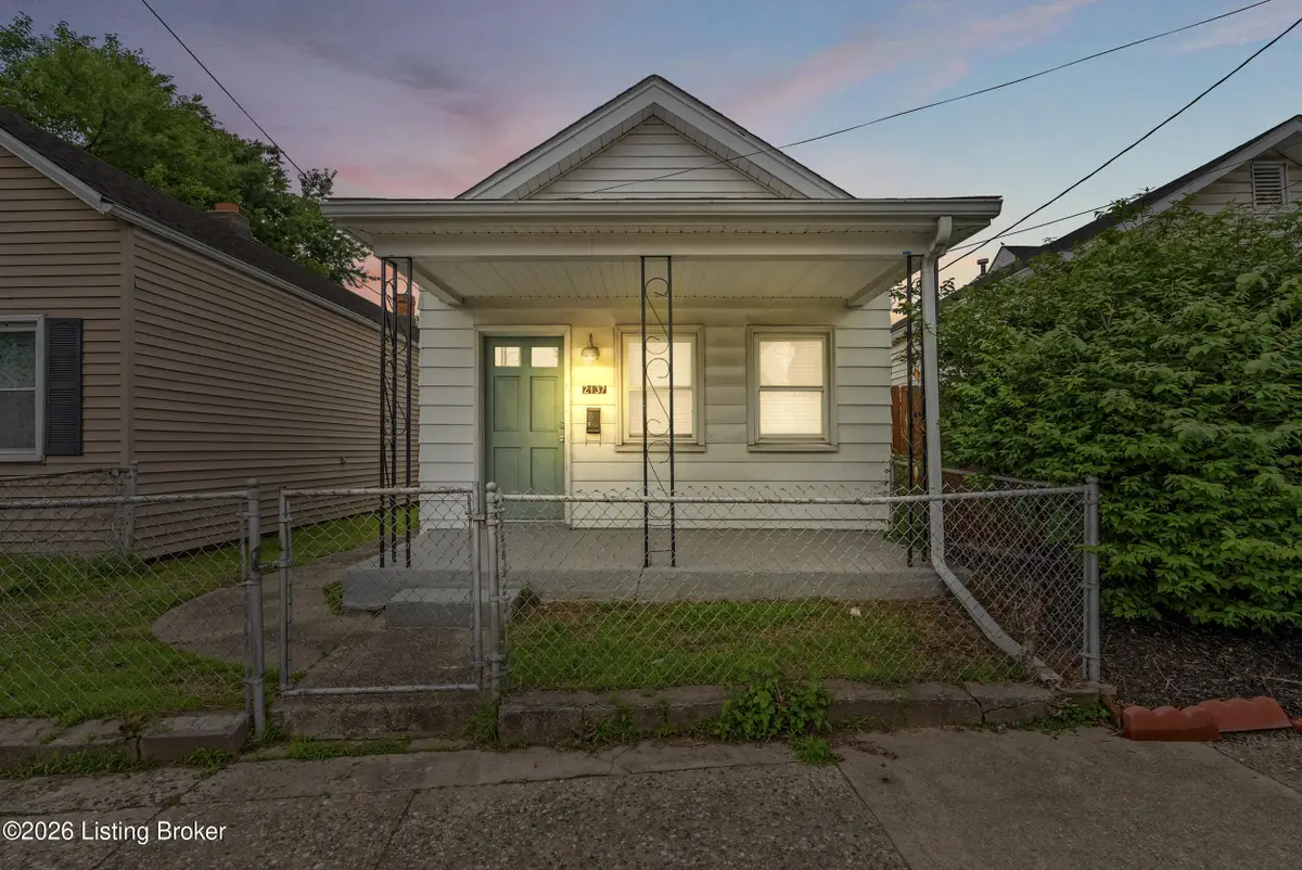 2137 Bradley Ave, Louisville, KY 40217 - #1