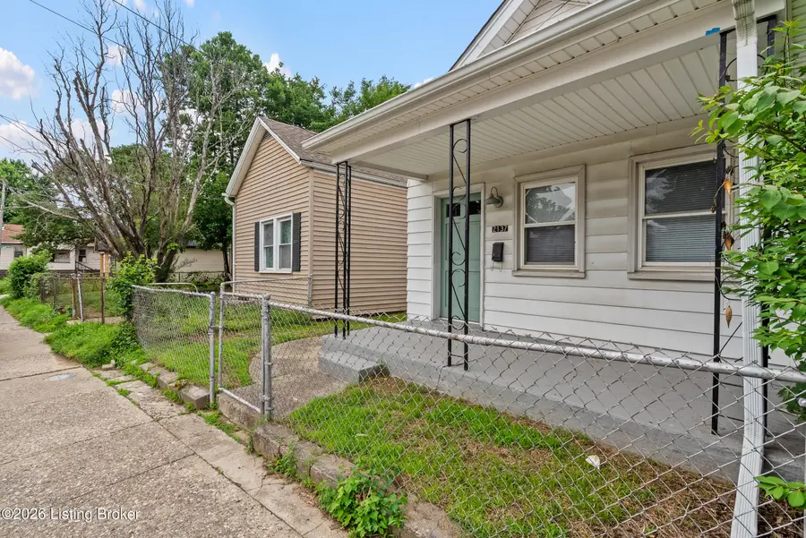 2137 Bradley Ave, Louisville, KY 40217 - #3