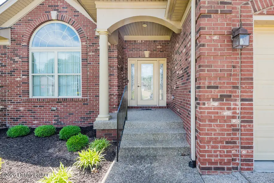 9920 W Cedar Garden Dr, Louisville, KY 40291 - #2