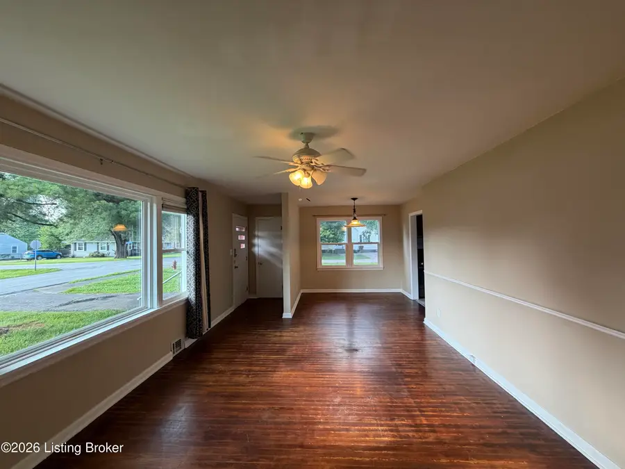301 S Center St, Bardstown, KY 40004 - #3