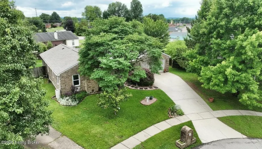 4714 Ridgeway Ct, Louisville, KY 40229 - #2