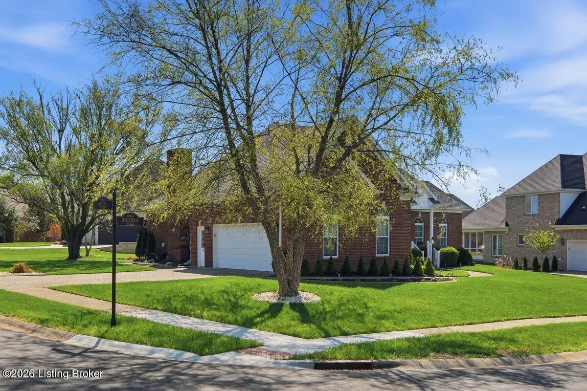 305 Gablewood Cir, Louisville, KY 40245 - #1