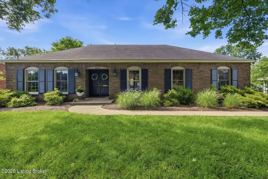 5802 Prince William St, Louisville, KY 40207 - #2