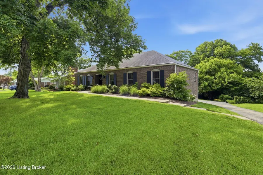 5802 Prince William St, Louisville, KY 40207 - #3