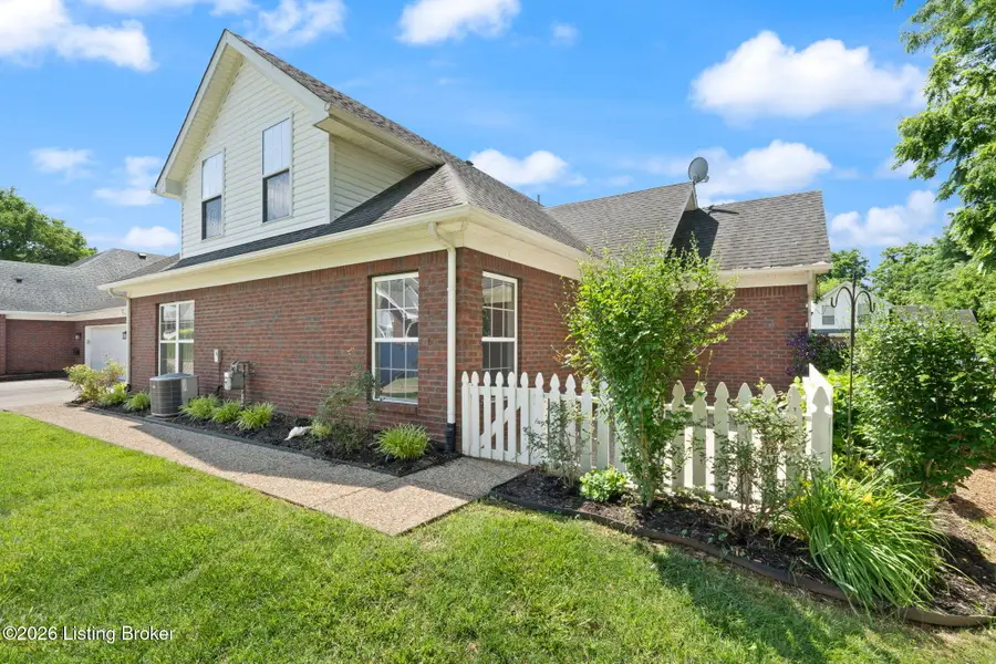 6200 Apple Cider Dr, Louisville, KY 40219 - #2