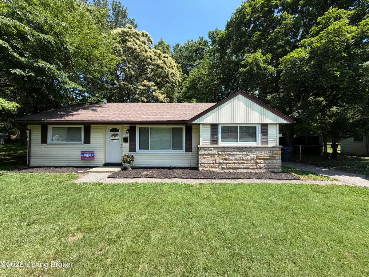 5427 Count Fleet Dr, Louisville, KY 40272 - #1