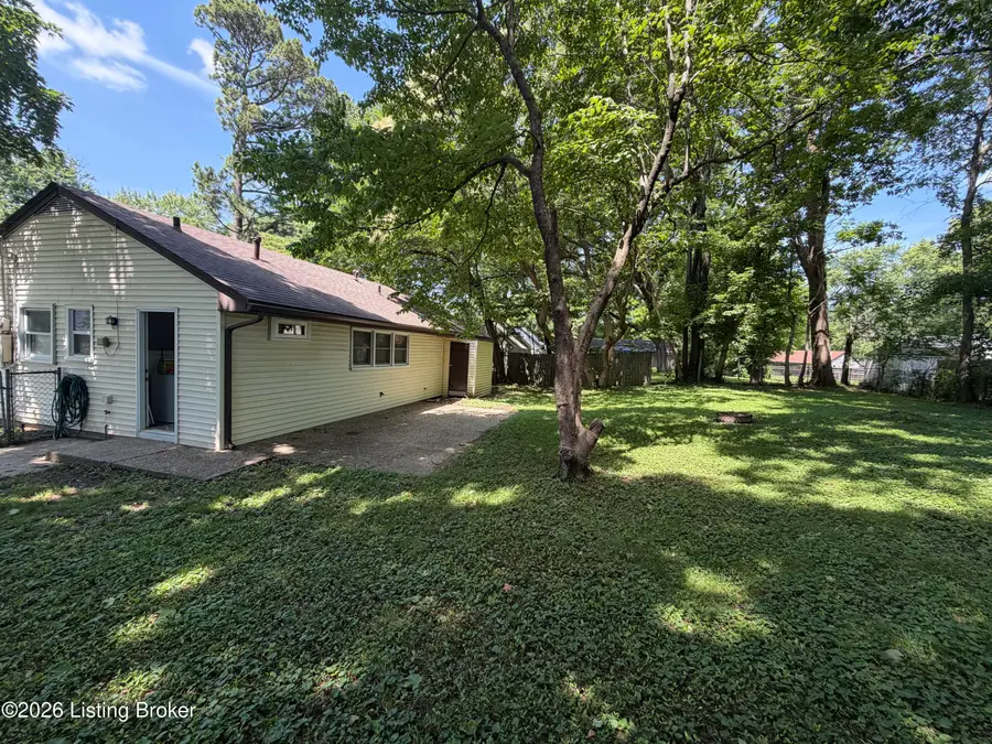 5427 Count Fleet Dr, Louisville, KY 40272 - #3