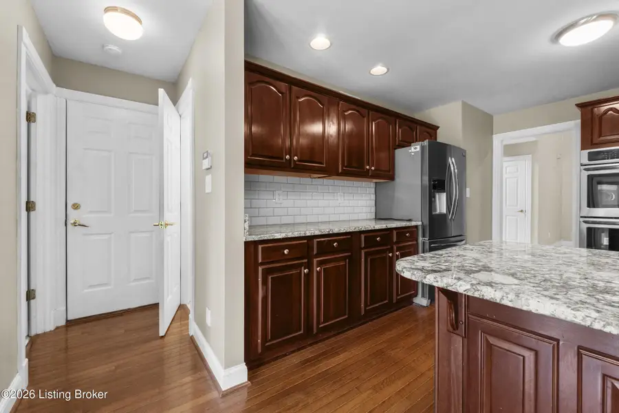 1719 Southlake Dr, Louisville, KY 40223 - #3