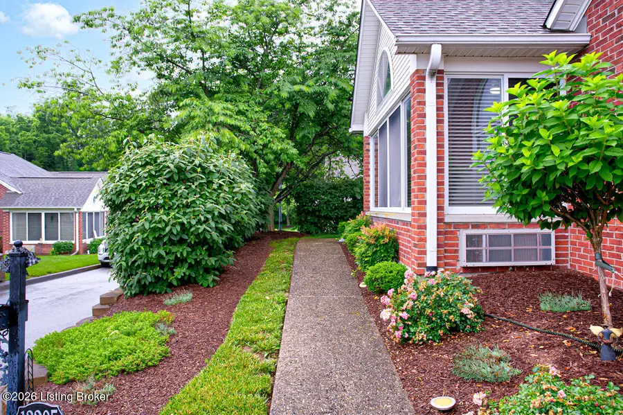 12205 Big Bear Pl, Jeffersontown, KY 40299 - #2