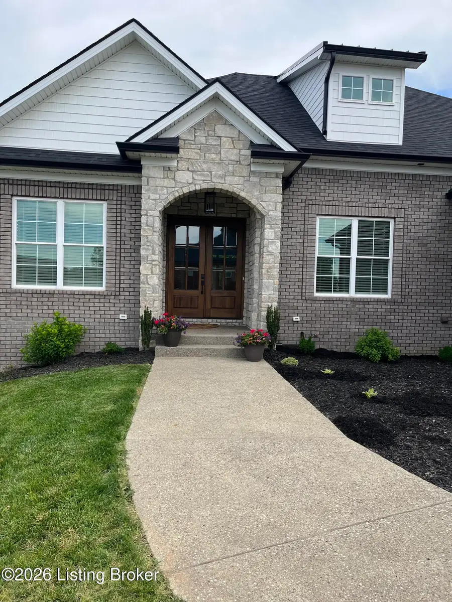 212 Cherokee Dr, Shelbyville, KY 40065 - #2