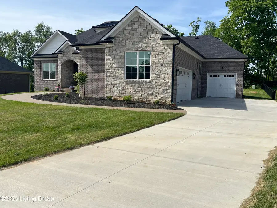 212 Cherokee Dr, Shelbyville, KY 40065 - #3