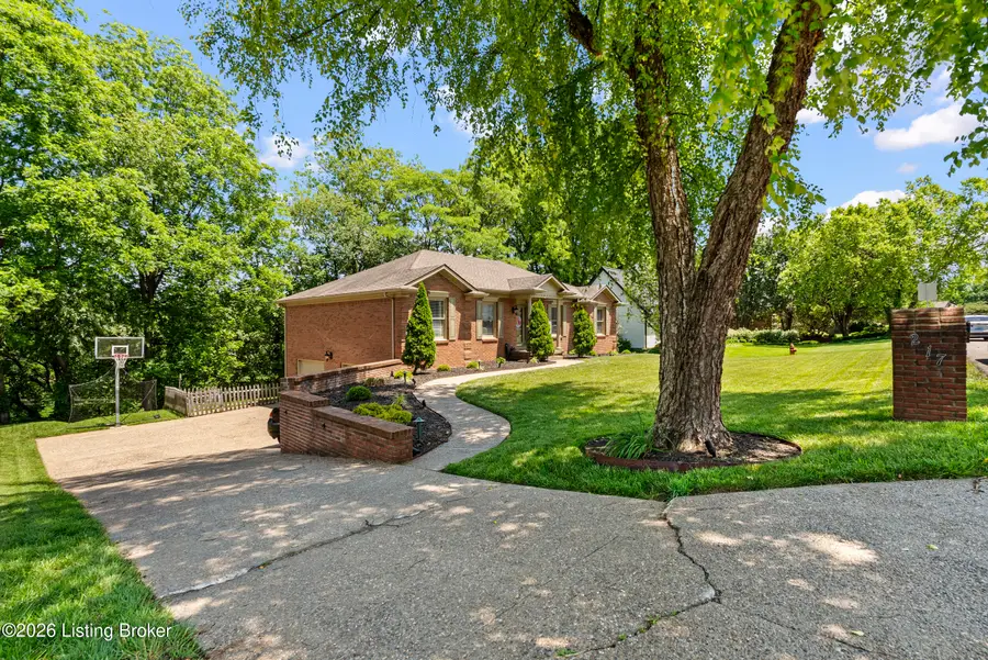 217 Edgewood Dr, Bardstown, KY 40004 - #3