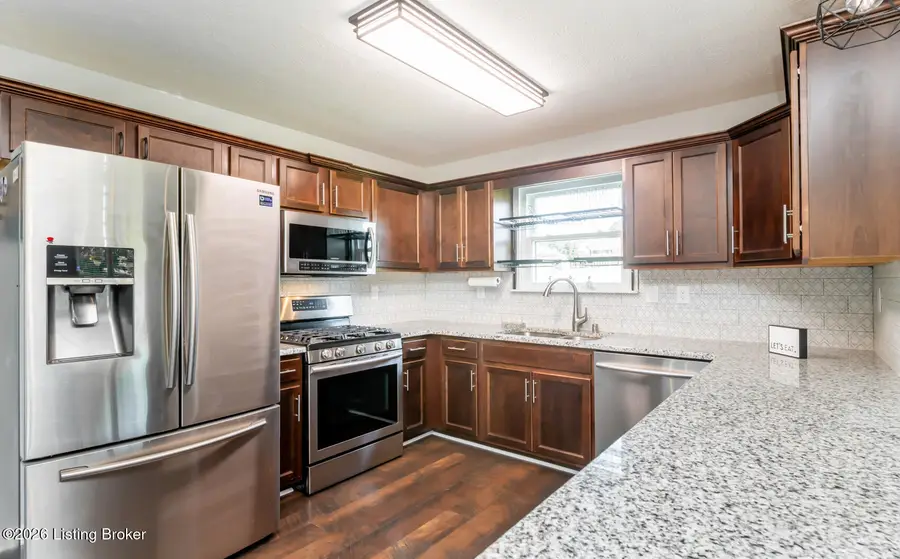 273 Blarney Ln, Louisville, KY 40229 - #3