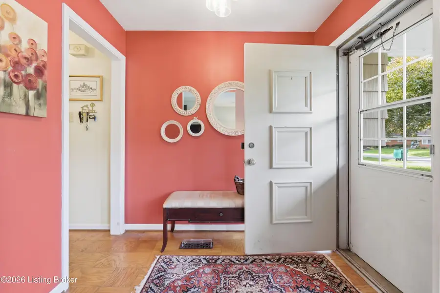 1605 Clearview Dr, Louisville, KY 40222 - #2